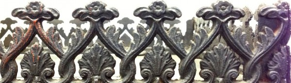 Kunstvolle Details an alten Eisenöfen
